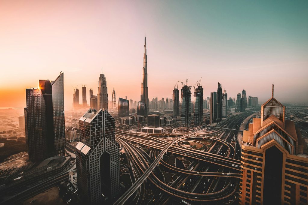 Khaleej Advisor | Reisen am Golf und lokale Dienstleistungen Dubai skyline with the Burj Khalifa